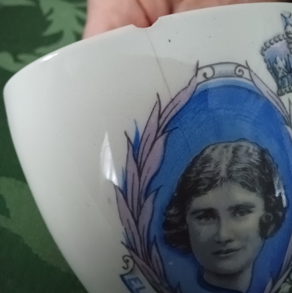SALE 3/$25 Vintage Wedgwood 1939 Royal Family Visit Commemorative Teacup - Picture 4 of 7